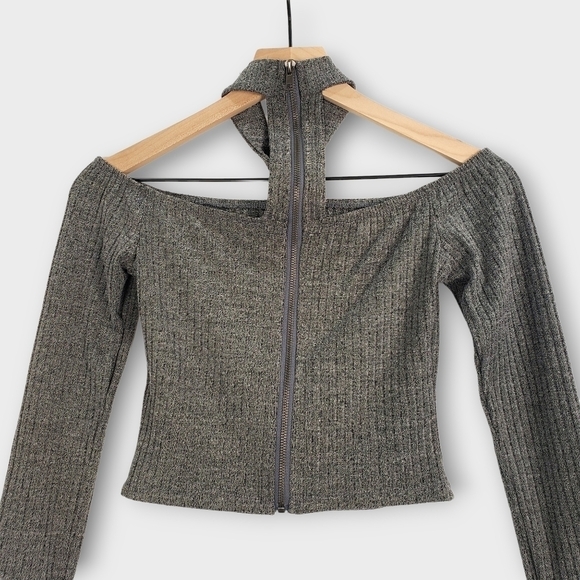 LF Seek The Label Off the Shoulder High Neck Top - Picture 4 of 8